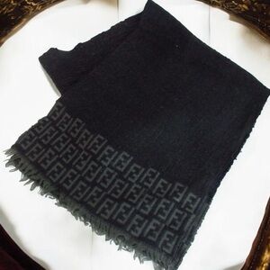 Fendi Men's Scarf in Black with Gray Accents